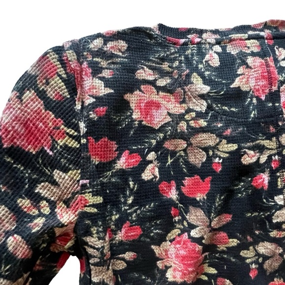 NWT Anthropologie XS P Split neck slim long sleeve tee black floral lightweight - Picture 6 of 9